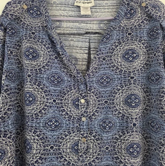 C. D. Daniels Blue Patterned Women's Top - Picture 3 of 5
